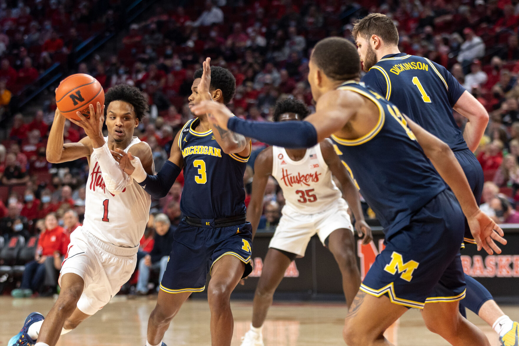 Basketball vs. Michigan Photo No. 13